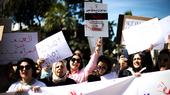 Casablanca, Marokko. 12.03.2023. Feministische Demonstration „Für sie und für diejenigen, die nach ihnen kommen werden“. Der Verein „Kif Mama Kif Baba“ forderte eine Verbesserung der Situation der Frauen in Marokko. (Foto: picture alliance / Hans Lucas | Milla Morisson)