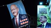 الرئيس التركي رجب طيب أردوغان (يسار) ومرشح المعارضة التركية كمال كليجدار أوغلو.