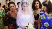 عروسات (عرائس) طاجيكيات كثيرات لَسْنَ الزوجات الوحيدات لأزواجهن.