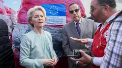 Ursula von der Leyen in Ägypten mit dem Gouverneur von Nordsinai Mohamed Abdel-Fadil Shousha
