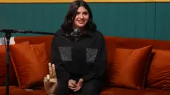 "سوزي الأردنية" في بودكاست مع البولوجر محمد عبدالعاطي قبل القبض عليهما. (Photo: Screenshot/Ma3 Kamel A7terami/YouTube)