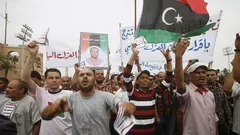 Lybians demonstrating to remove al Ghaddafi-era representatives from official positions (photo: Reuters)