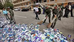Vernichtung von unerlaubten Musik-CDs und DVDs im Iran; Foto: MEHR