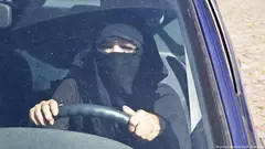 ألمانيا: يجب كشف الوجه أثناء قيادة السيارة ونزع النقاب