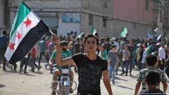 Für Syrien, gegen die Regierung: Anti-Asssad-Demonstration in Hazzanu, nahe der Stadt Idlib, September 2018. Foto:  (Getty Images/AFP/A. Watad)