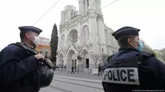 رجال شرطة فرنسيون  في العاصمة باريس. 