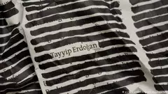 صورة رمزية - صحيفة تركية مطموسة السطور مع ما عدا من اسم "طيب إردوغان". 
