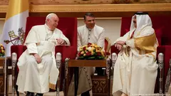 Papst Franziskus hält Plädoyer für Menschenrechte beim Besuch in Bahrain. 